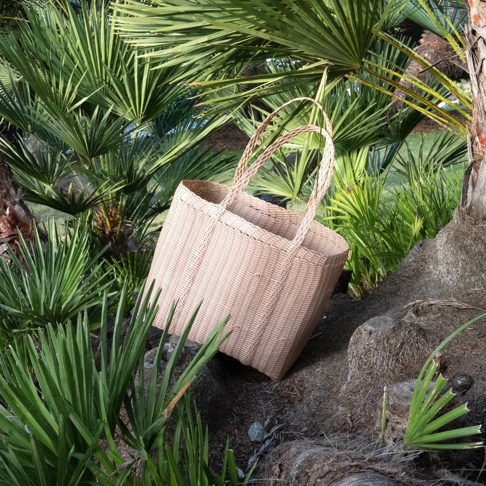 Handmade Recycled plastic basket bag made in Guatemala - dusty pink